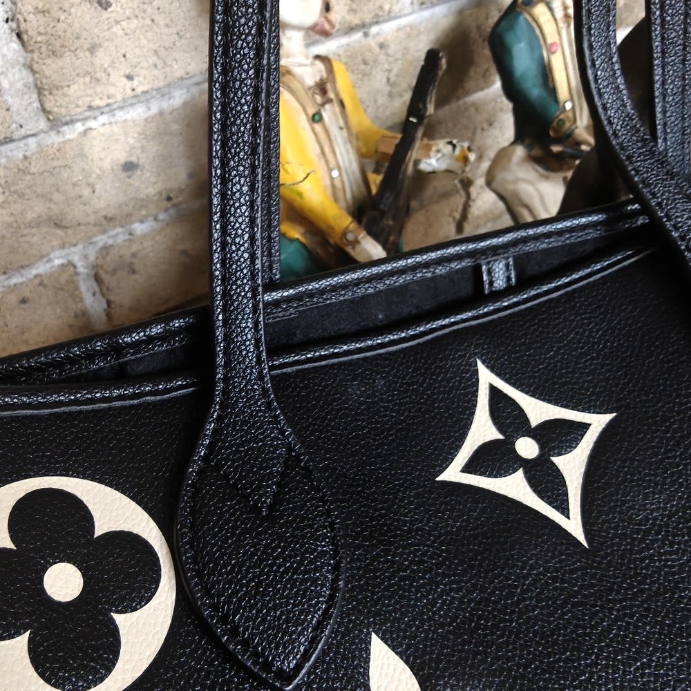 For Steph.......Classy FASHION Tote. New - Picture 6 of 14